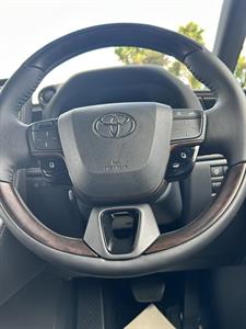 2023 Toyota Alphard - Thumbnail
