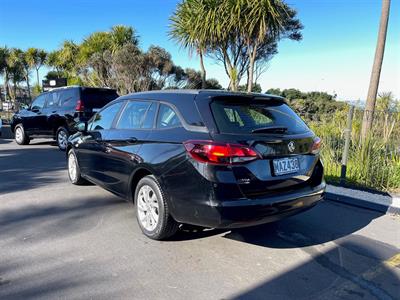 2019 Holden Astra - Thumbnail